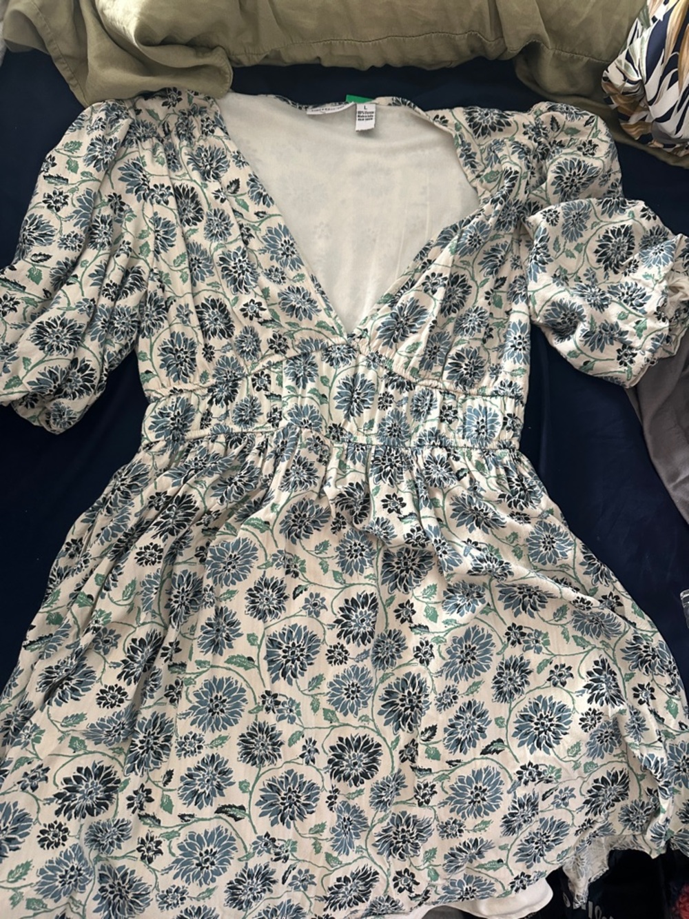 Floral V-Neck Puff Sleeve Dress in Cream and Teal by sincerely Jules size large